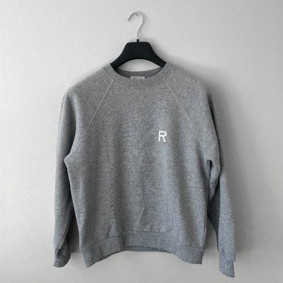Basic sweater local brand - Picture 1 of 4
